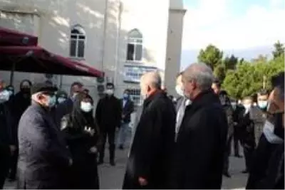 Son dakika... Cumhurbaşkanı Erdoğan, Ticaret Bakanı Pekcan'ın 89 yaşında hayatını kaybeden annesi İhsan Kadaifci'nin cenazesine katıldı Son dakika... Cumhurbaşkanı Erdoğan, Ticaret Bakanı Pekcan'ın 89 yaşında hayatını kaybeden annesi İhsan Kadaifci'nin cenazesine katıldı