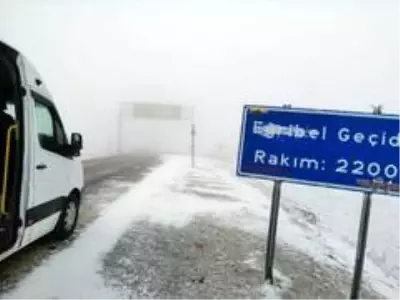 Eğribel Geçidi'nde kar yağışı ulaşımı etkilemeye başladı Eğribel Geçidi'nde kar yağışı ulaşımı etkilemeye başladı