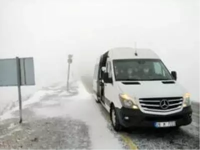 Eğribel Geçidi'nde kar yağışı ulaşımı etkilemeye başladı Eğribel Geçidi'nde kar yağışı ulaşımı etkilemeye başladı
