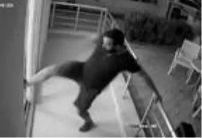 Eski sevgili, uzaklaştırma kararına rağmen Rus kadının peşini bırakmadı Eski sevgili, uzaklaştırma kararına rağmen Rus kadının peşini bırakmadı
