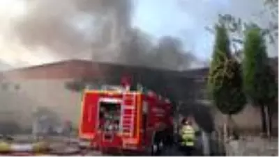 Son dakika haber: Fabrika yangını kontrol altına alındı Son dakika haber: Fabrika yangını kontrol altına alındı