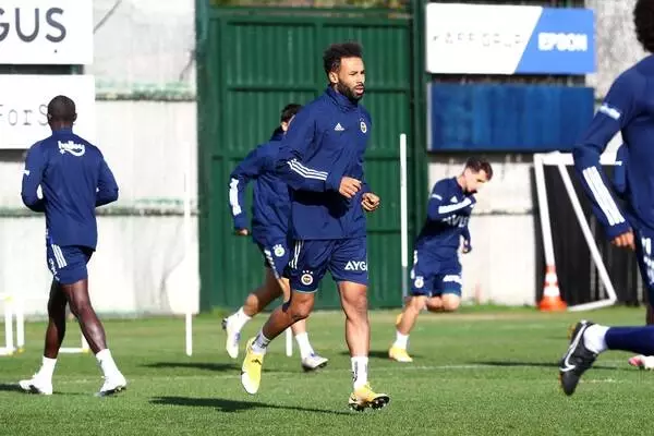 Fenerbahçe'de Nazım Sangere antrenmanı yarıda bıraktı