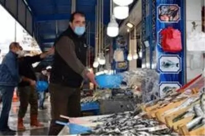 Fırtına balık fiyatlarını arttırdı Fırtına balık fiyatlarını arttırdı