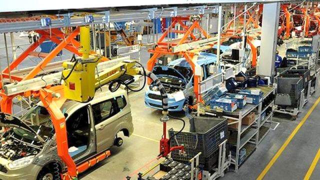 Ford Otosan'ın Gölcük fabrikasındaki yüzlerce işçi evlerinde karantinaya alındı