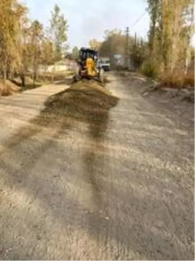 Iğdır Belediyesi yol bakım çalışması başlattı Iğdır Belediyesi yol bakım çalışması başlattı