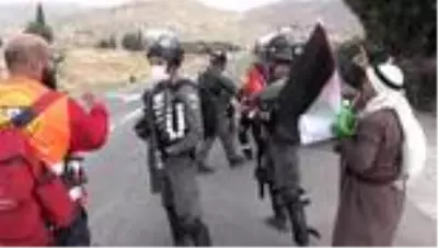 Finans kurumundakileri rehin alan el bombalı saldırgan gözaltına alındı Finans kurumundakileri rehin alan el bombalı saldırgan gözaltına alındı