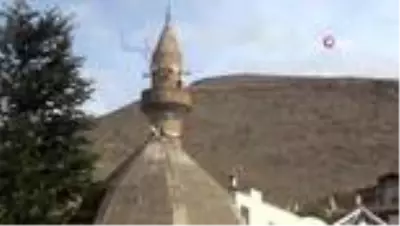 Karantinada bulunan belediye başkanı babasının cenaze namazını canlı yayından takip etti Karantinada bulunan belediye başkanı babasının cenaze namazını canlı yayından takip etti