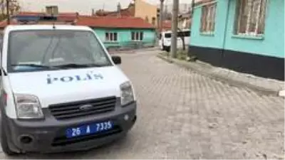 Son dakika haberleri... Kardeşi tarafından defalarca bıçaklanan abla yaşam mücadelesi veriyor