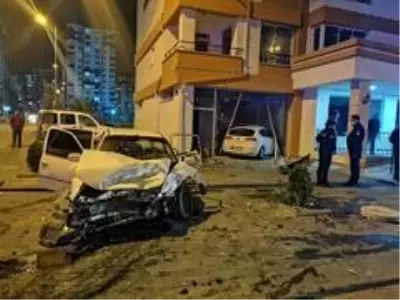 Son Dakika | Kaza yapan otomobil dükkana girdi: 6 yaralı Son Dakika | Kaza yapan otomobil dükkana girdi: 6 yaralı