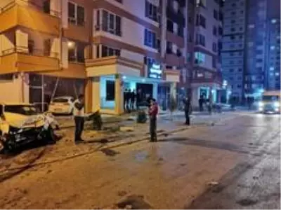 Son Dakika | Kaza yapan otomobil dükkana girdi: 6 yaralı Son Dakika | Kaza yapan otomobil dükkana girdi: 6 yaralı