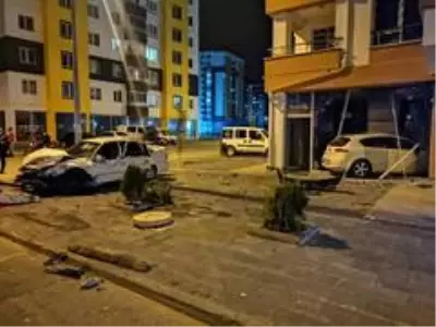 Son Dakika | Kaza yapan otomobil dükkana girdi: 6 yaralı Son Dakika | Kaza yapan otomobil dükkana girdi: 6 yaralı