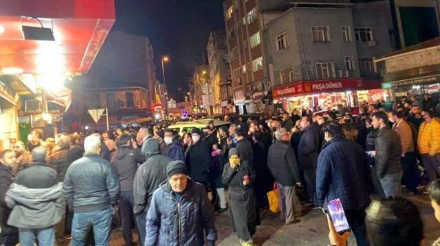 Kısıtlama öncesi vatandaşlara market uyarısı: Depolarda ürün var, telaşa gerek yok Kısıtlama öncesi vatandaşlara market uyarısı: Depolarda ürün var, telaşa gerek yok