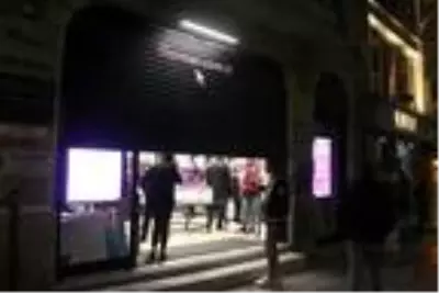 (Kısıtlamaya dahil olan iş yerleri kapatıldı