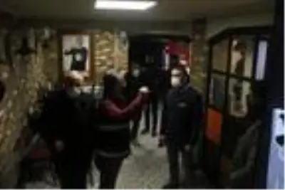 (Kısıtlamaya dahil olan iş yerleri kapatıldı