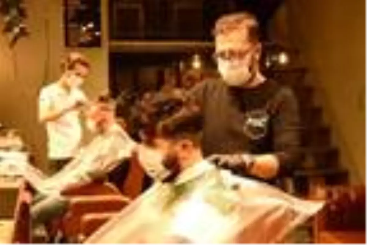 Konya'da kısıtlamaya dahil olan berberlerde yoğunluk yaşandı