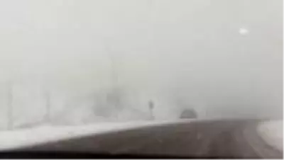 Kop Dağı Geçidi'nde kar yağışı ve sis etkili oluyor Kop Dağı Geçidi'nde kar yağışı ve sis etkili oluyor