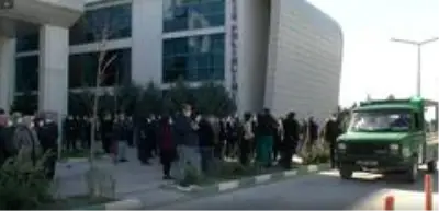 - Koronadan ölen sağlıkçı göz yaşlarıyla uğurlandı - Koronadan ölen sağlıkçı göz yaşlarıyla uğurlandı