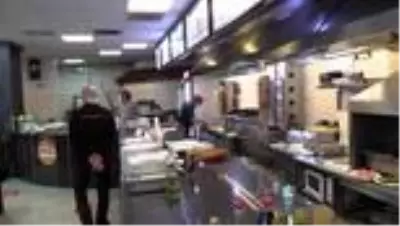 Lokantacılardan yemek teslimatı firmalarına 'komisyon indirimi' çağrısı Lokantacılardan yemek teslimatı firmalarına 'komisyon indirimi' çağrısı