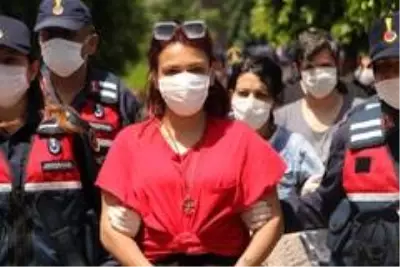 Uyuşturucu çetesi 'Mavi Kelebekler' çökertildi Uyuşturucu çetesi 'Mavi Kelebekler' çökertildi