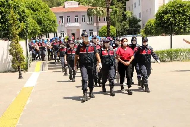 'Mavi Kelebek' çetesinden 19 sanığa hapis cezası 'Mavi Kelebek' çetesinden 19 sanığa hapis cezası