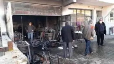 Motosiklet tamir ederken canından oluyordu Motosiklet tamir ederken canından oluyordu