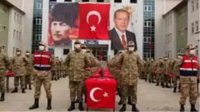 Muş'ta 120 güvenlik korucusu için yemin töreni düzenlendi Muş'ta 120 güvenlik korucusu için yemin töreni düzenlendi