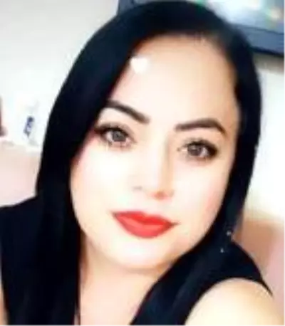 Peş peşe araç çarpmasıyla ölen kadının kimliği belirlendi Peş peşe araç çarpmasıyla ölen kadının kimliği belirlendi