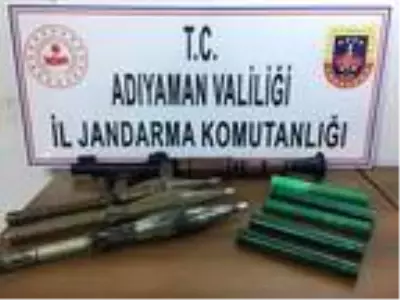 PKK'ya ait 3 odalı mağarada 1 askeri şehit eden roketatar ele geçirildi PKK'ya ait 3 odalı mağarada 1 askeri şehit eden roketatar ele geçirildi