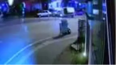 Son Dakika | Polise 'Hiçbir şeye sap olamadım' diyen alkollü sürücünün kaza anı kamerada Son Dakika | Polise 'Hiçbir şeye sap olamadım' diyen alkollü sürücünün kaza anı kamerada