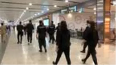 Sabiha Gökçen Havalimanı'nda maske denetimi yapıldı Sabiha Gökçen Havalimanı'nda maske denetimi yapıldı