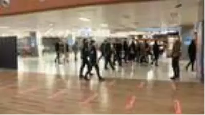 Sabiha Gökçen Havalimanı'nda maske denetimi yapıldı Sabiha Gökçen Havalimanı'nda maske denetimi yapıldı