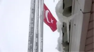 Türkiye'nin doğusu kara teslim! Hazırlıksız yakalanan sürücüler yollarda kaldı Türkiye'nin doğusu kara teslim! Hazırlıksız yakalanan sürücüler yollarda kaldı
