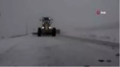Sahara Geçidinde ulaşıma Kar ve tipi engeli Sahara Geçidinde ulaşıma Kar ve tipi engeli