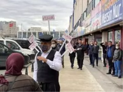 Sanatçı Aydın Aydın'dan çarpıcı eylem Sanatçı Aydın Aydın'dan çarpıcı eylem
