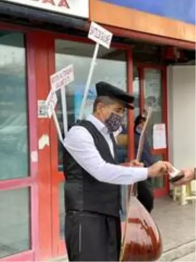 Sanatçı Aydın Aydın'dan çarpıcı eylem Sanatçı Aydın Aydın'dan çarpıcı eylem