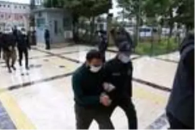 Şanlurfa'da 24 DEAŞ şüphelisi adliyede Şanlurfa'da 24 DEAŞ şüphelisi adliyede