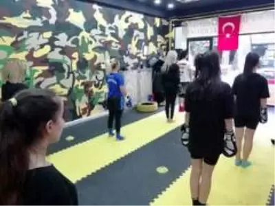 Şiddet gördükten sonra kick boks şampiyonu oldu