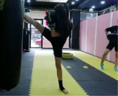 Şiddet gördükten sonra kick boks şampiyonu oldu