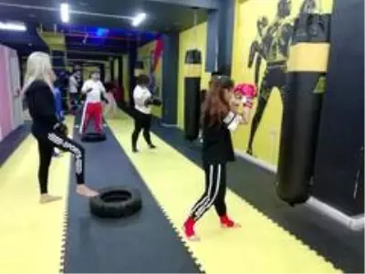 Şiddet gördükten sonra kick boks şampiyonu oldu