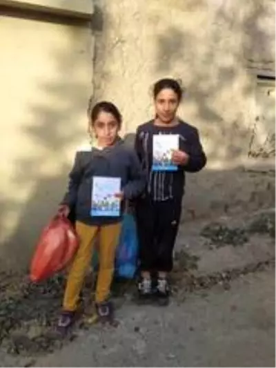 Son dakika haberi | Tarsus Belediyesinden çocuklara 'Karikatürlerle Çocuk Hakları Sözleşmesi' kitabı Son dakika haberi | Tarsus Belediyesinden çocuklara 'Karikatürlerle Çocuk Hakları Sözleşmesi' kitabı