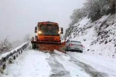 Tunceli'ye mevsimin ilk karı düştü, 31 köy yolu kapandı