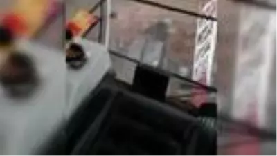 Vinçte mahsur kalan kişi kurtarıldı Vinçte mahsur kalan kişi kurtarıldı
