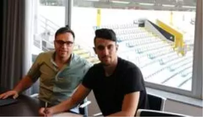 Yeni Merih Demiral olması beklenen Berke Önde, Vitoria'dan ayrıldı Yeni Merih Demiral olması beklenen Berke Önde, Vitoria'dan ayrıldı