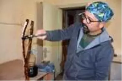25 yıl sonra memleketine döndü, eski ahşapları sanata dönüştürüyor 25 yıl sonra memleketine döndü, eski ahşapları sanata dönüştürüyor
