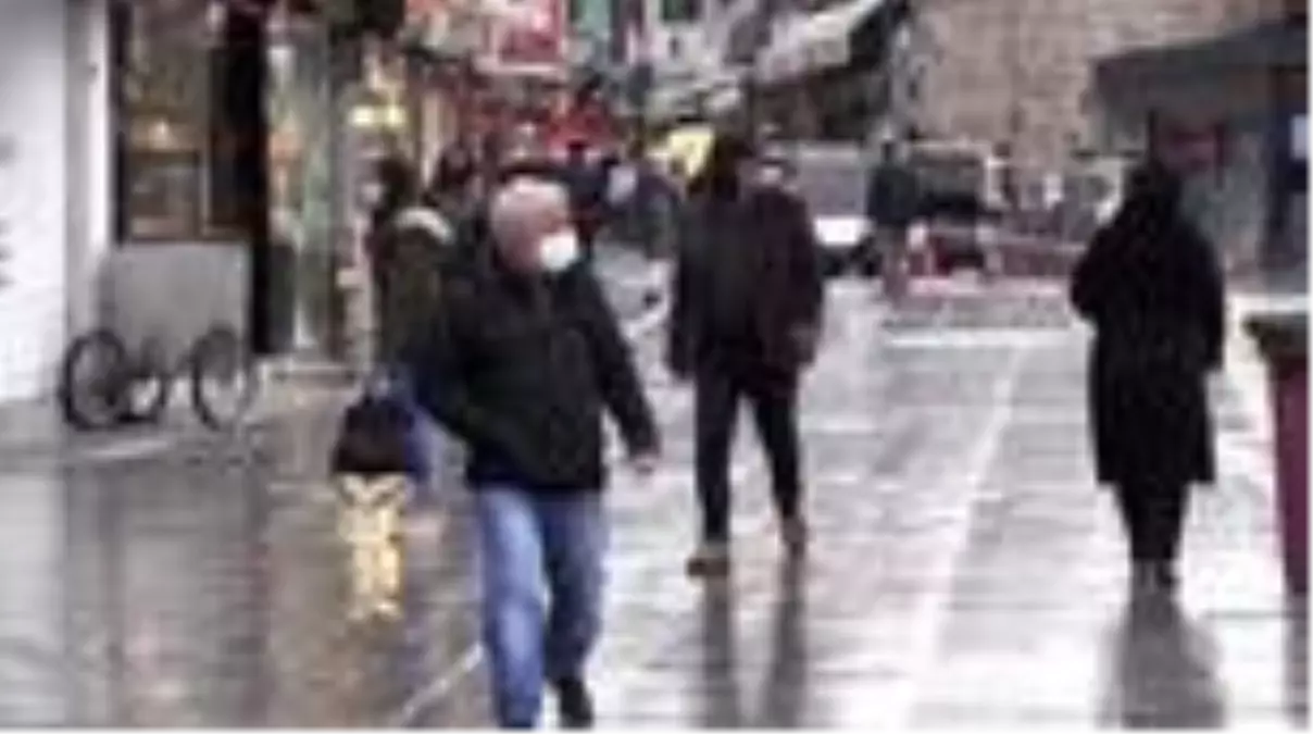 65 yaş ve üzerindeki vatandaşların çoğu evde kalmayı tercih etti