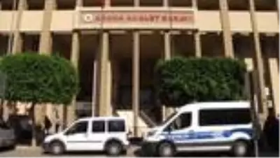Adana merkezli DEAŞ operasyonunda yakalanan 22 zanlıdan 20'si tutuklandı Adana merkezli DEAŞ operasyonunda yakalanan 22 zanlıdan 20'si tutuklandı