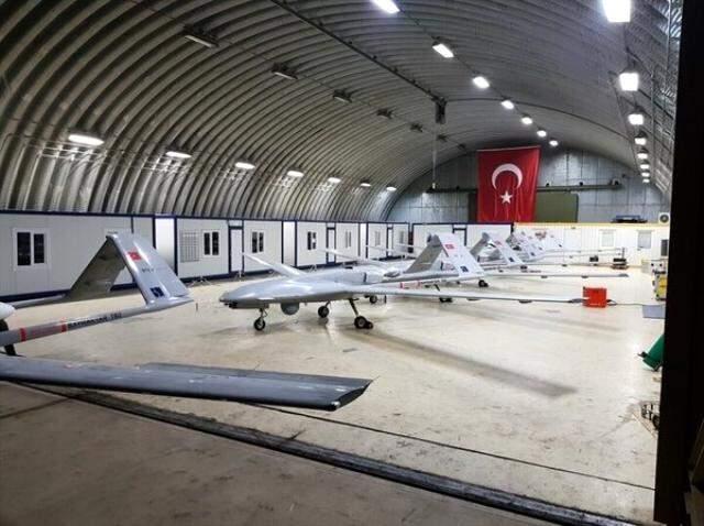 Alman medyasından Türk İHA ve SİHA'larına övgü dolu sözler: Avrupa ülkeleri baş edemez Alman medyasından Türk İHA ve SİHA'larına övgü dolu sözler: Avrupa ülkeleri baş edemez