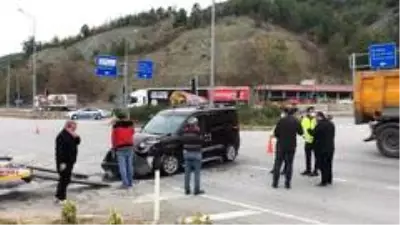 Amasya'da hafif ticari iki araç kaza yaptı: 2 yaralı