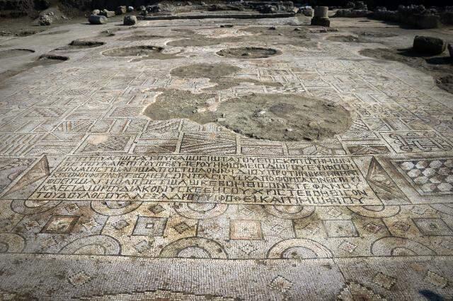 Bahçesine fidan dikerken 6. yüzyıla ait kilise buldu Bahçesine fidan dikerken 6. yüzyıla ait kilise buldu
