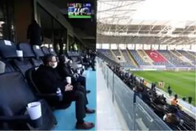 Bakan Kasapoğlu, Gençlerbirliği-Fenerbahçe maçını tribünden takip ediyor Bakan Kasapoğlu, Gençlerbirliği-Fenerbahçe maçını tribünden takip ediyor